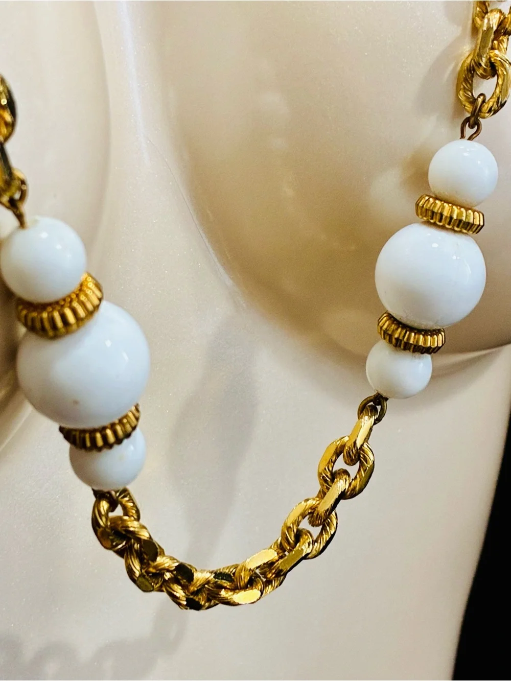 Gold Chain Necklace with Chunky Cylindrical Resin White Beads Women Jewelry EUC